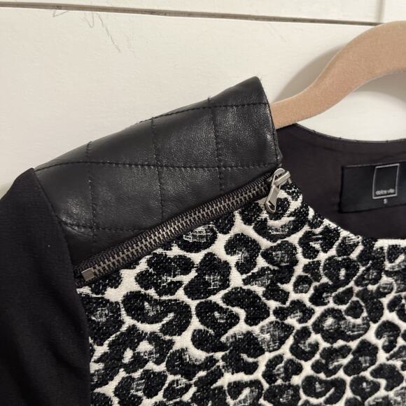 Dolce Vita Blouse Top Leather Shoulder Leopard Print Black Women's Size Small - Picture 3 of 10